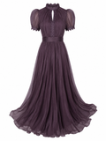 Amparo |  Vestido largo morado con escote en forma de llave y ribete de encaje de gasa
